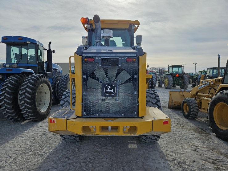 2022-deere-624p-image-11