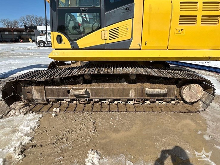 2015-komatsu-pc210-image-24