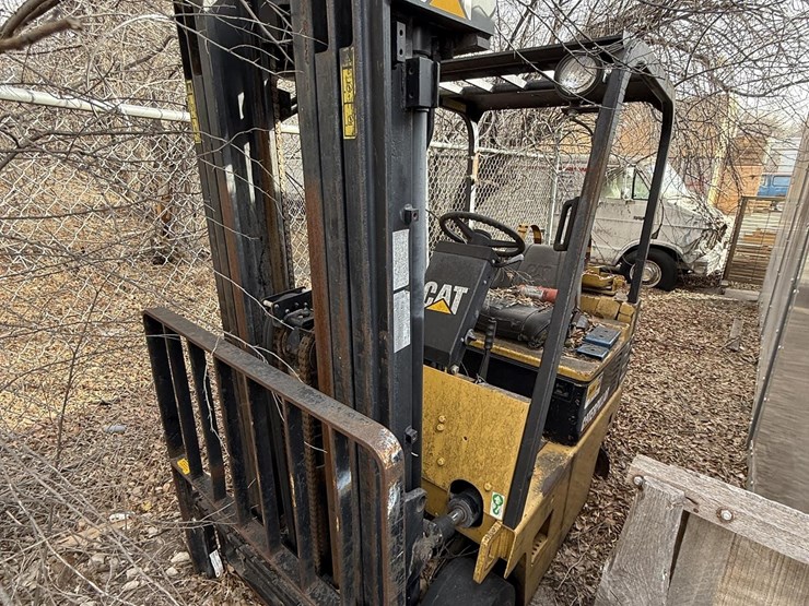 1993-caterpillar-t40b-image-1