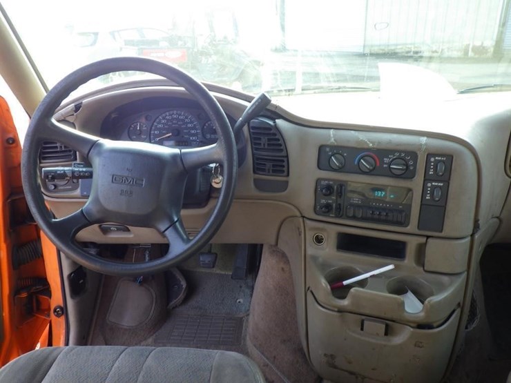 2000-gmc-safari-image-8