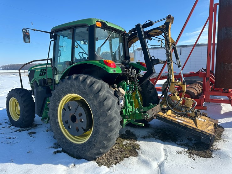 2014-john-deere-6105m-image-4