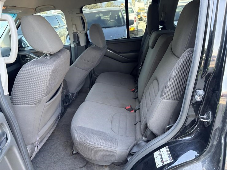 2012-nissan-pathfinder-image-18