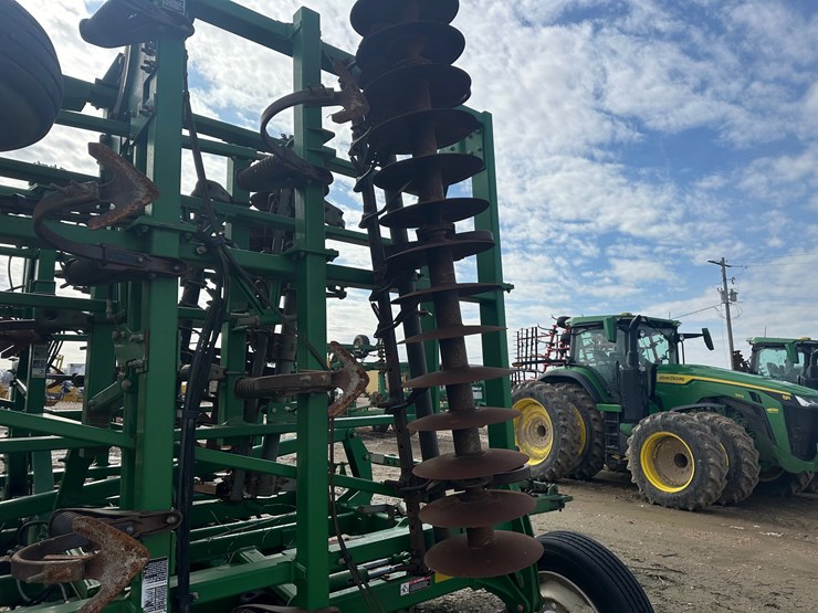 john-deere-2310-image-17