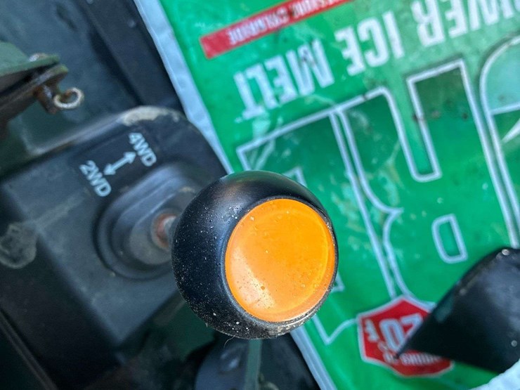 2014-kubota-rtv-x900-image-23