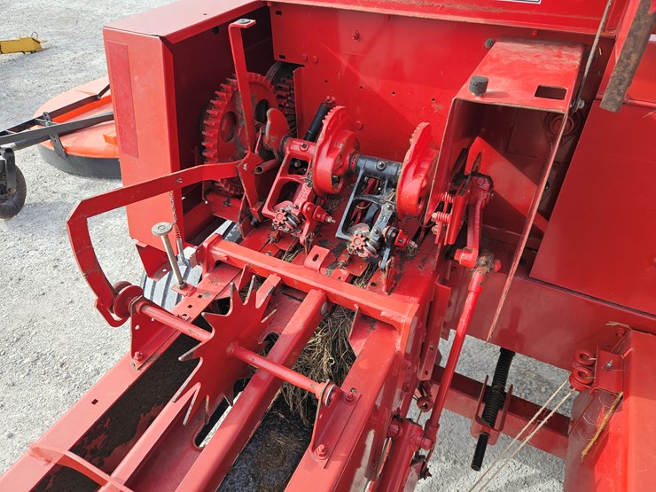 2009-new-holland-bc5060-image-6