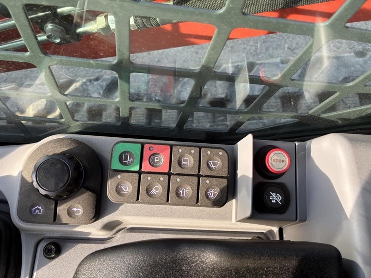 2024-kubota-svl75-3-image-14