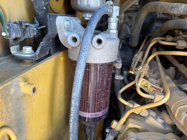 2018-caterpillar-226d-image-41