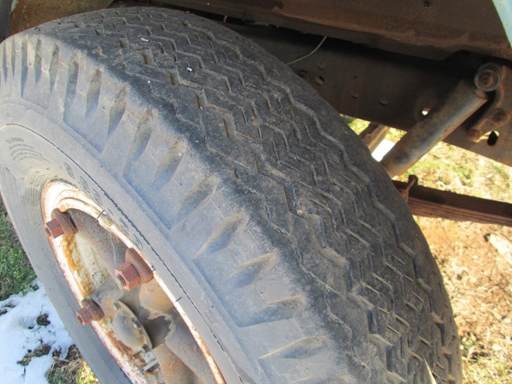 1974-ford-f700-image-19