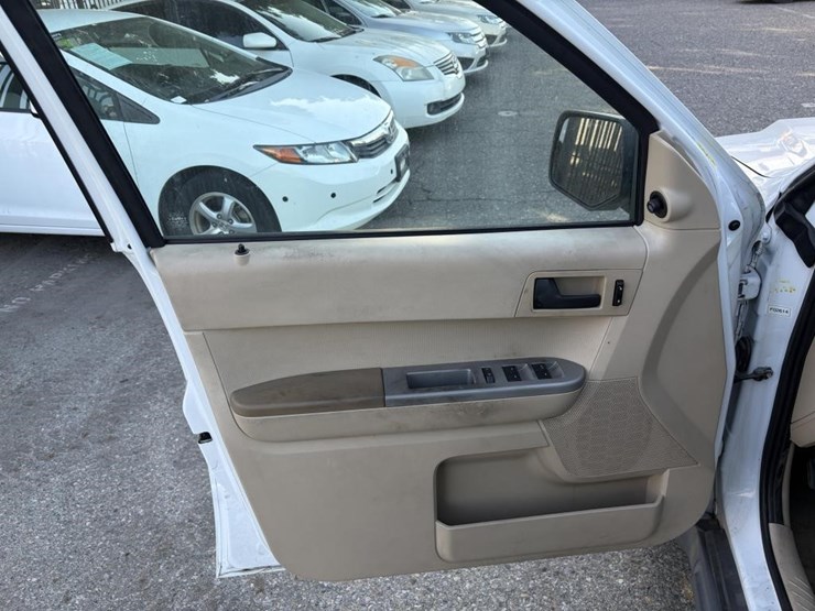 2008-ford-escape-image-10