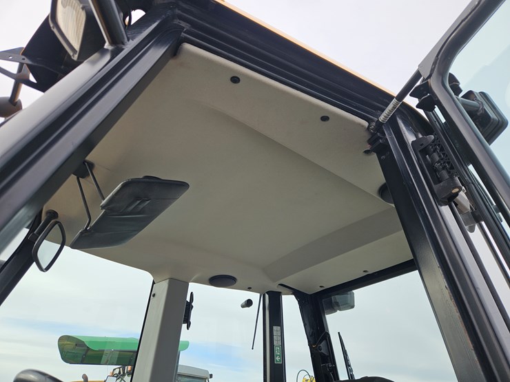 2018-jcb-3cx-compact-image-8