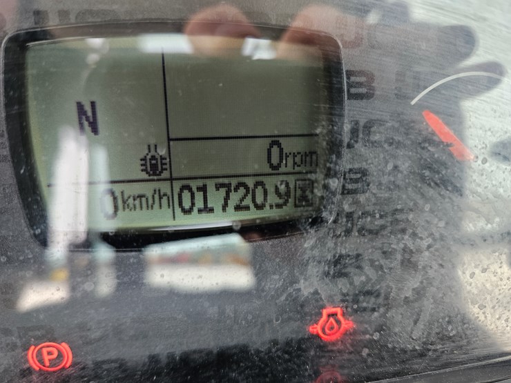 2018-jcb-3cx-compact-image-13