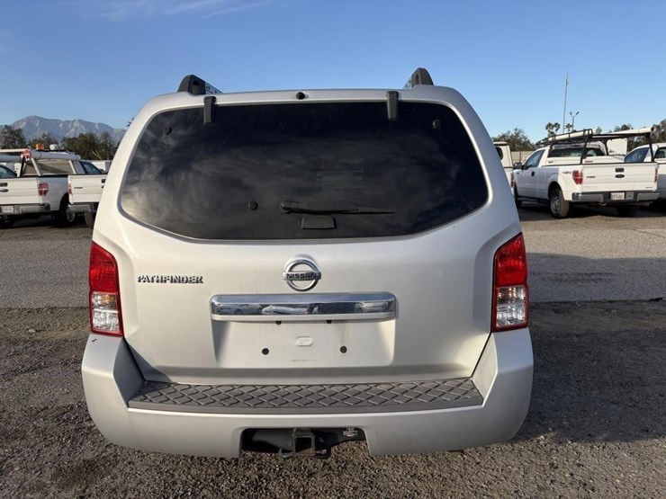 2012-nissan-pathfinder-image-6