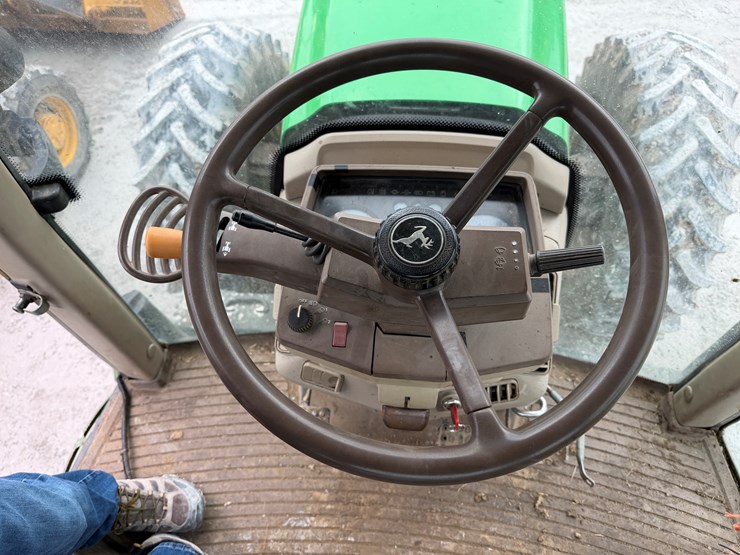 2003-john-deere-7520-image-15