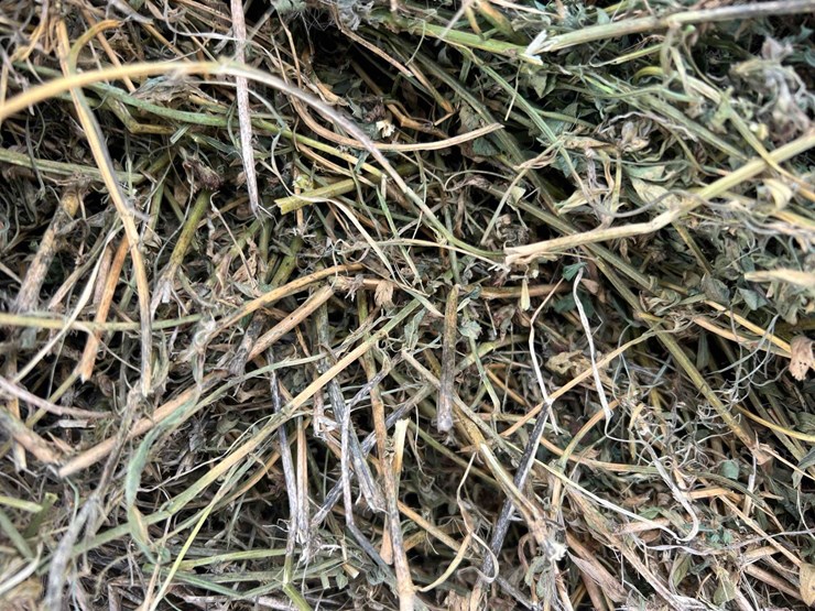 2025-john-deere-561m-image-9