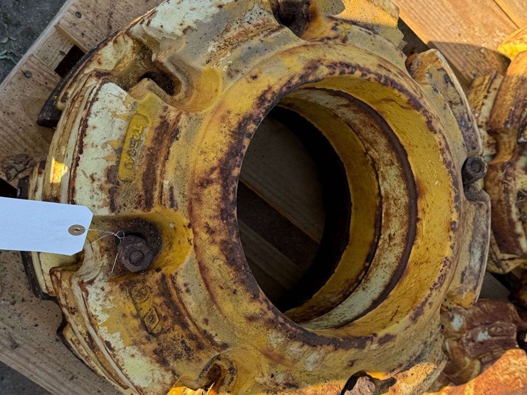 (4)-john-deere-wheel-weights-image-1