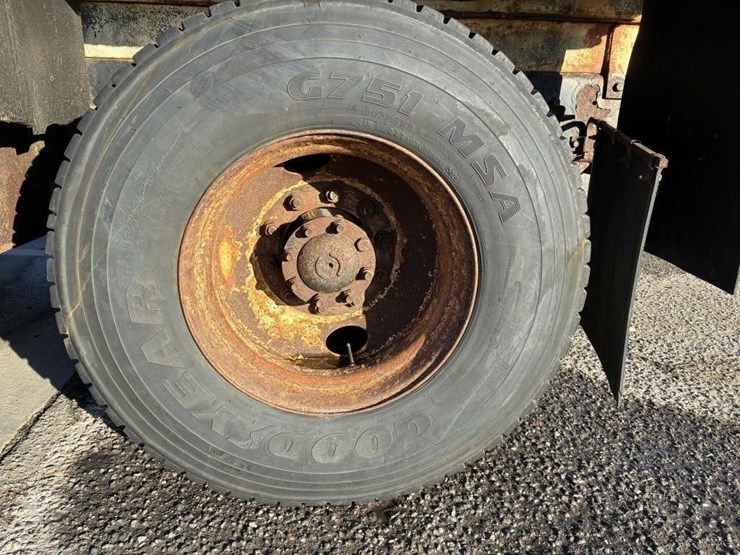 2003-international-7400-image-5