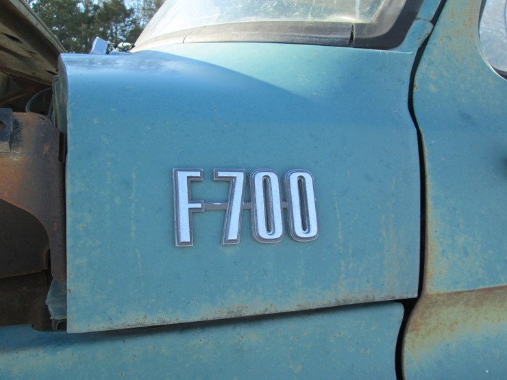 1974-ford-f700-image-15