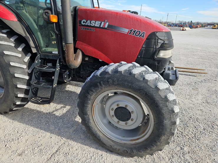 2015-case-ih-farmall-110a-image-17