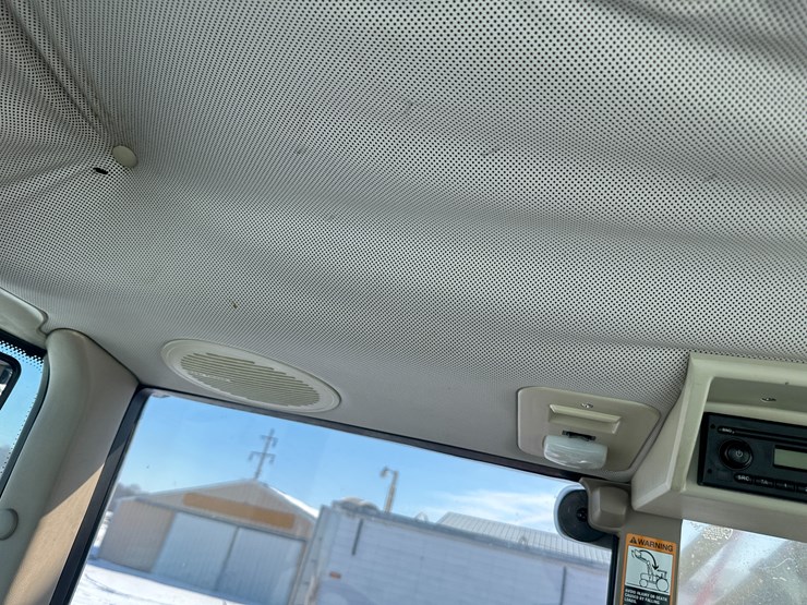 2014-john-deere-6105m-image-67