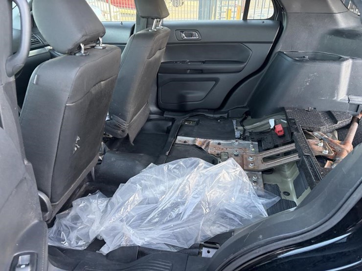 2018-ford-explorer-image-16