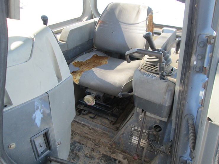 komatsu-d65p-image-24