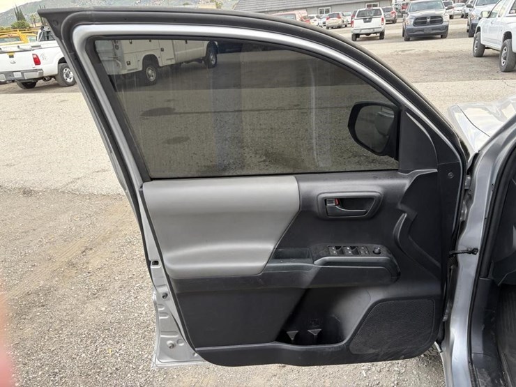 2020-toyota-tacoma-image-10