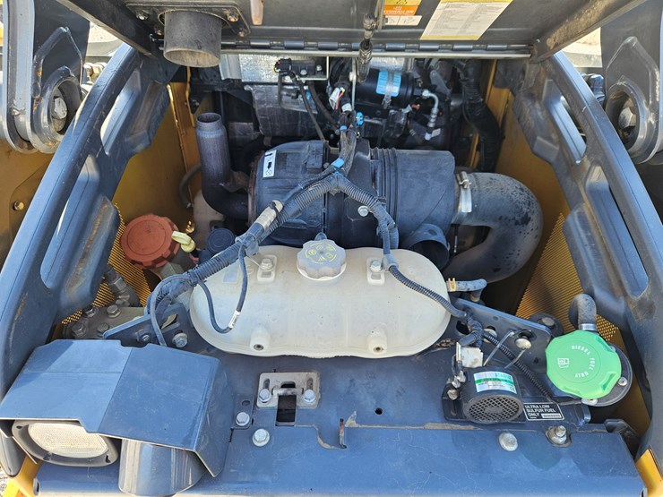 2021-deere-325g-image-20