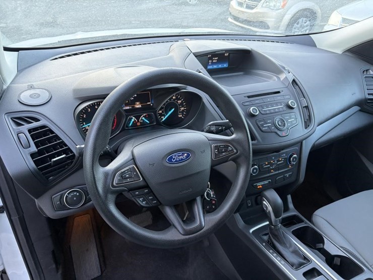 2017-ford-escape-image-11