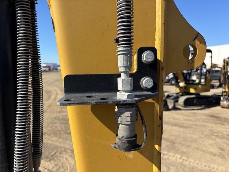 2022-caterpillar-303.5-image-19