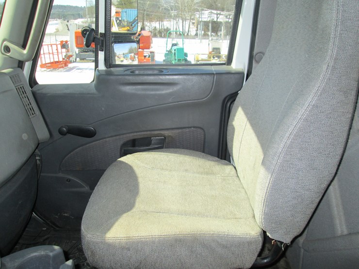 2013-international-8600-image-30