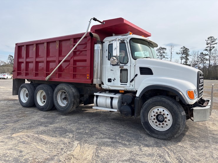 #31986-•-2007-mack-cv713-dump-truck-image-2