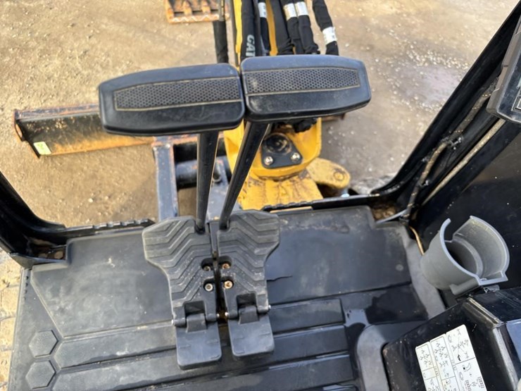 2022-caterpillar-303.5-image-32