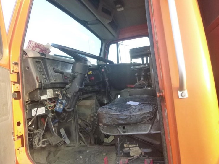 2001-international-2574-image-11