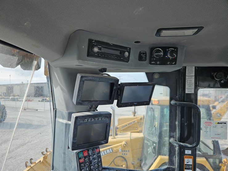 2022-deere-624p-image-20