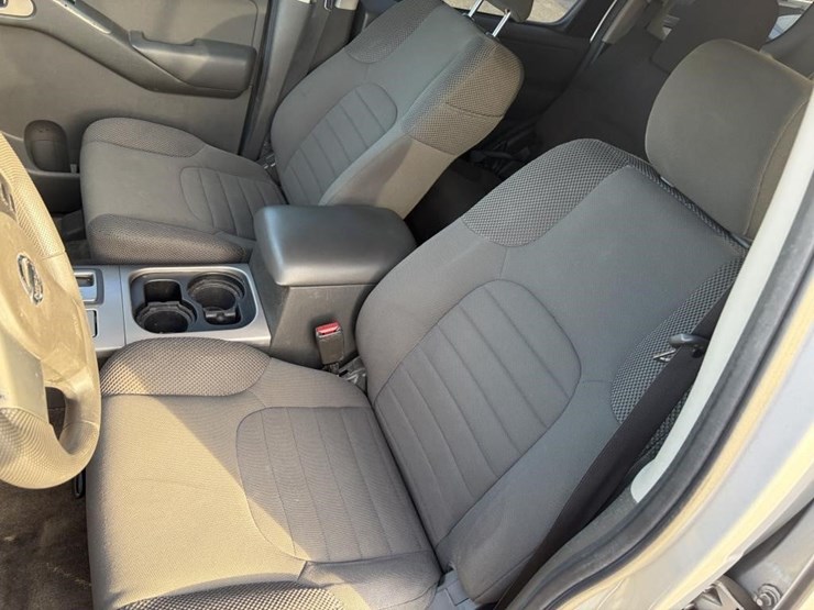 2012-nissan-pathfinder-image-16