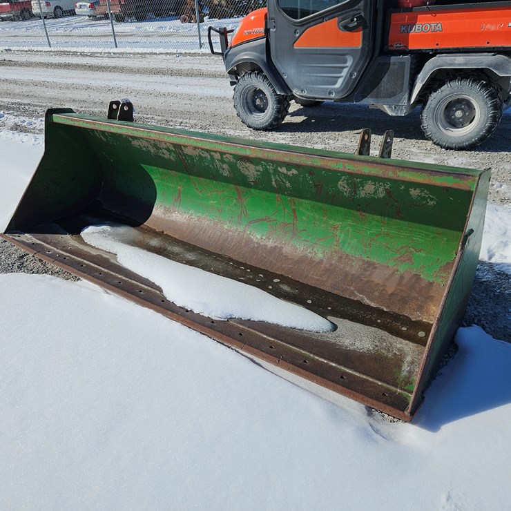 #205380 • John Deere Smooth Bucket