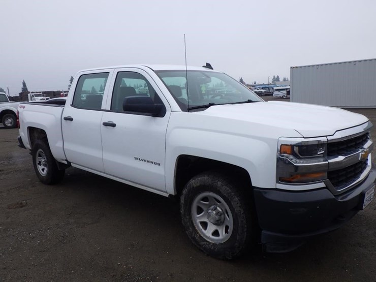2018-chevrolet-1500-image-2