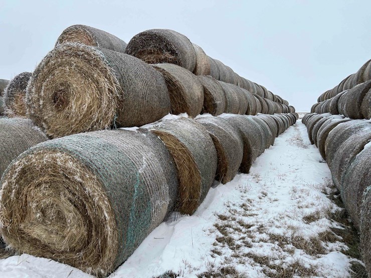 2025-john-deere-561m-image-7