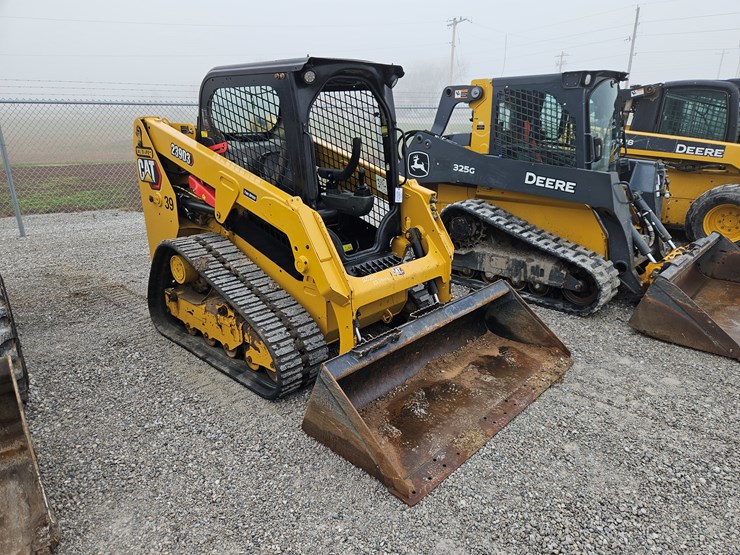 2020-caterpillar-239d3-image-1