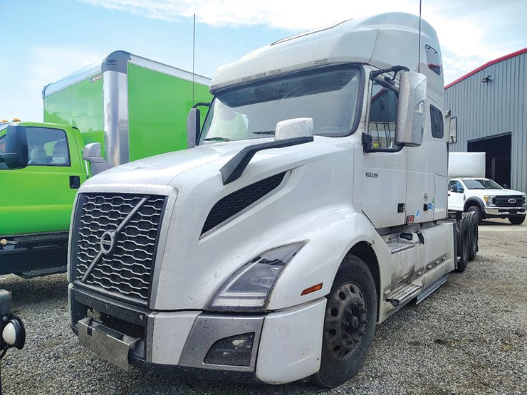 2023-volvo-vnl-760-image-1