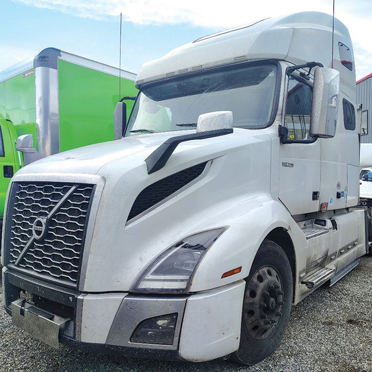 2023 VOLVO VNL 760