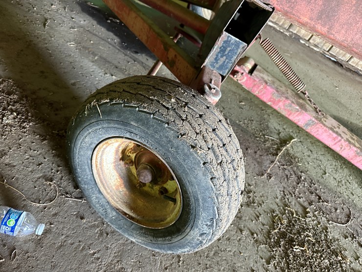 2011-new-holland-92c-image-42