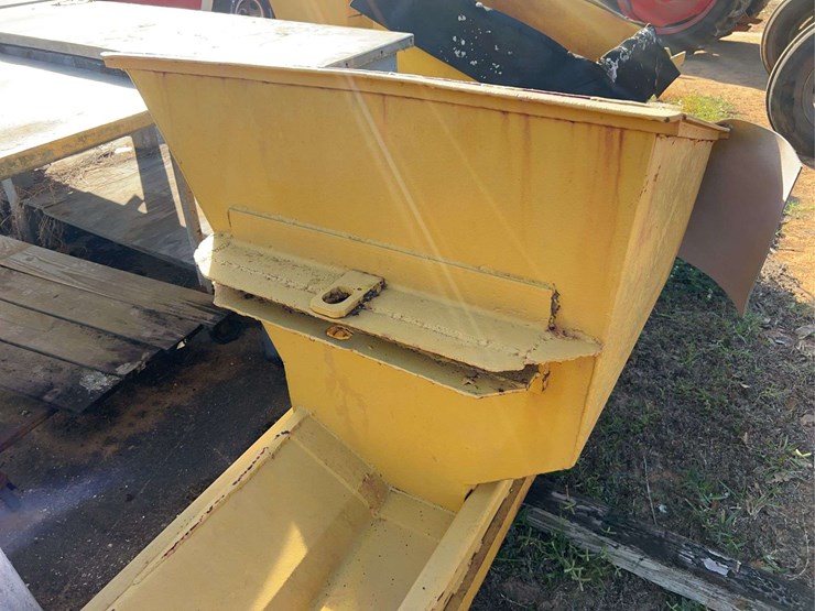 (3)-belt-elevator-funnel-bins-image-7