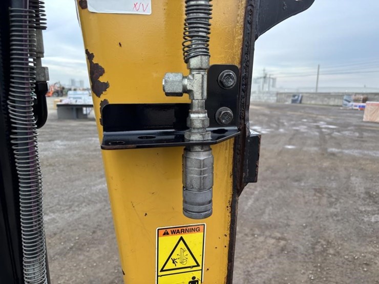 2018-caterpillar-303-image-16