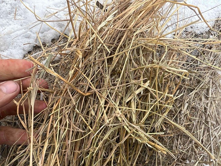 2025-john-deere-561m-image-9