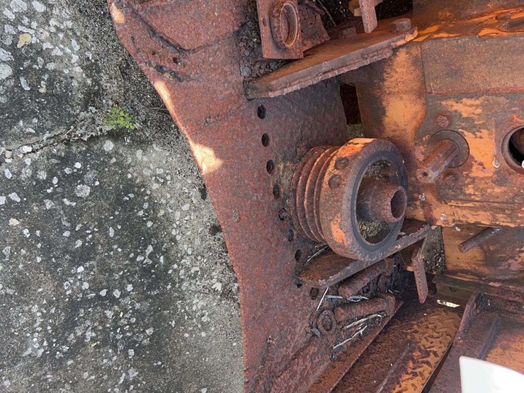 minneapolis-moline-orchard-transmission-and-rear-end-image-8