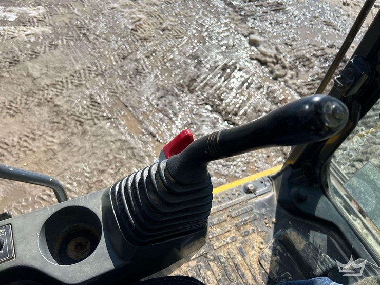 2013-komatsu-pc200-image-20