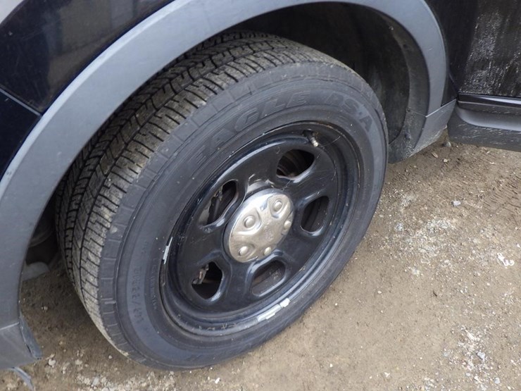 2014-ford-explorer-image-13