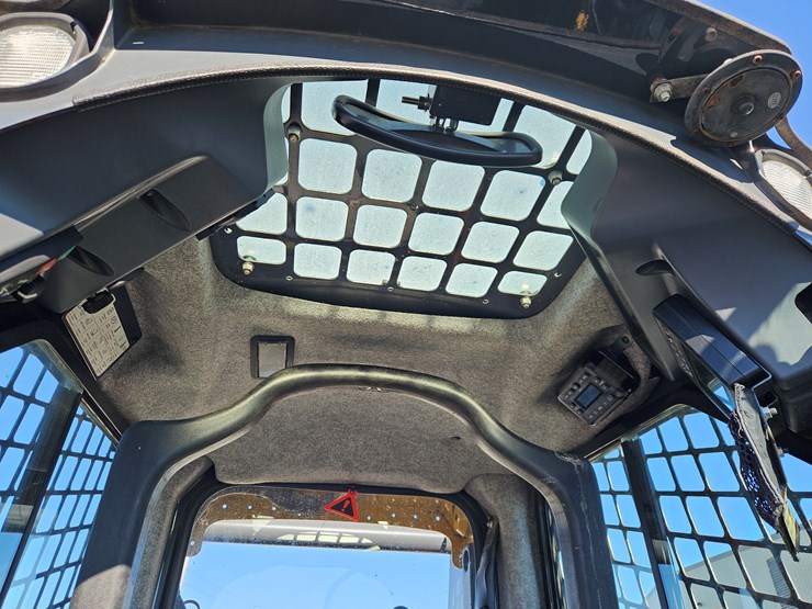 2021-deere-325g-image-8