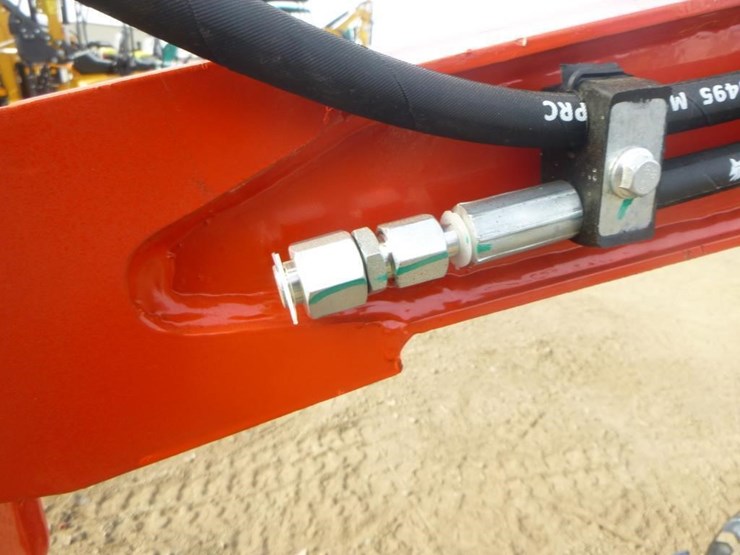 2025-agt-mx15rx-hydraulic-excavator-image-14